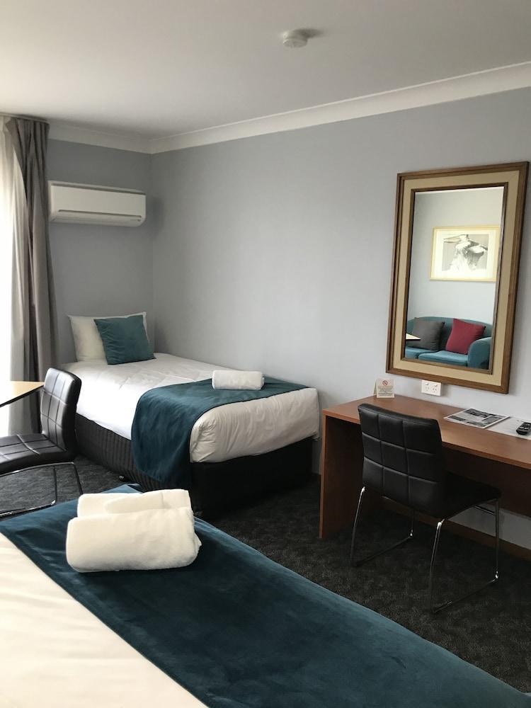 Town & Country Motor Inn Форбс Экстерьер фото