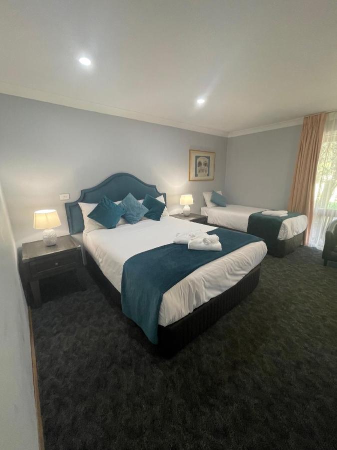 Town & Country Motor Inn Форбс Экстерьер фото