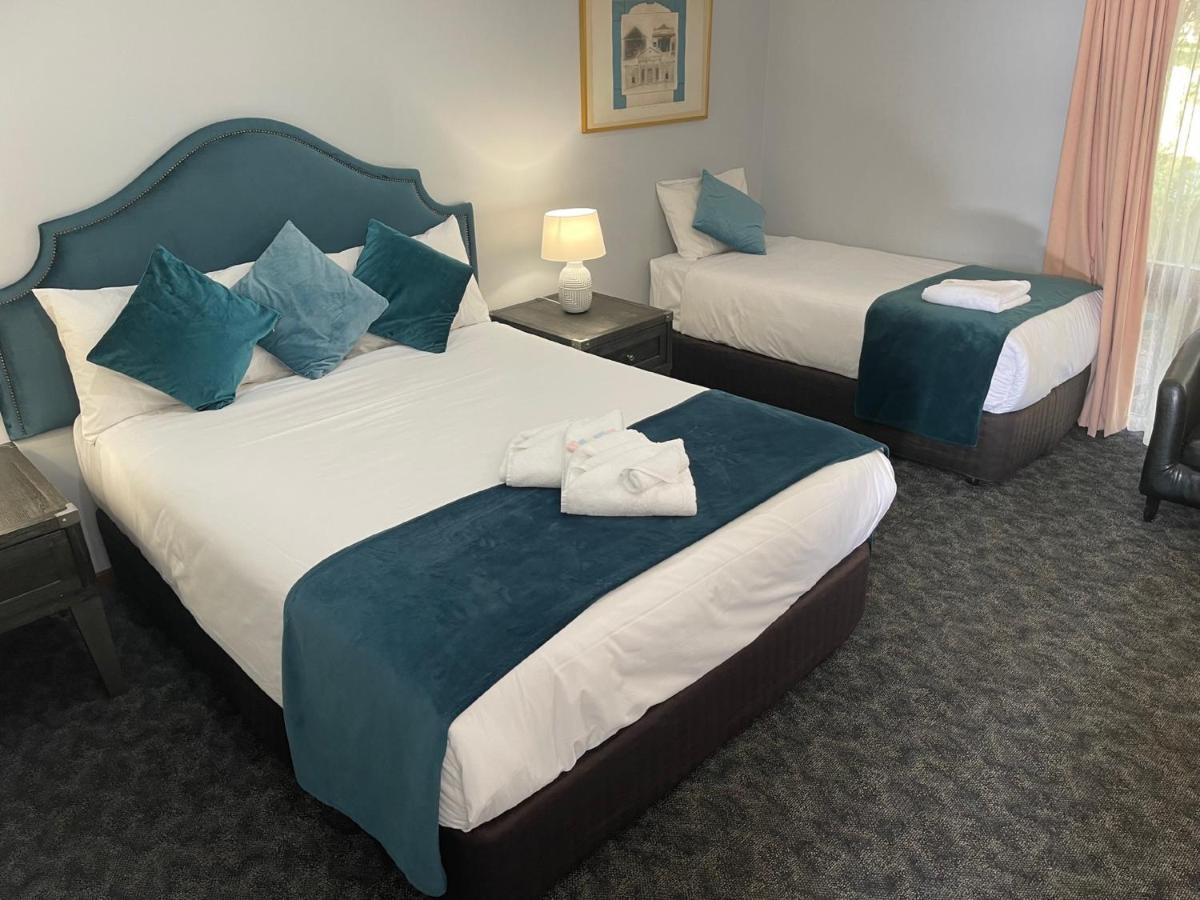 Town & Country Motor Inn Форбс Экстерьер фото