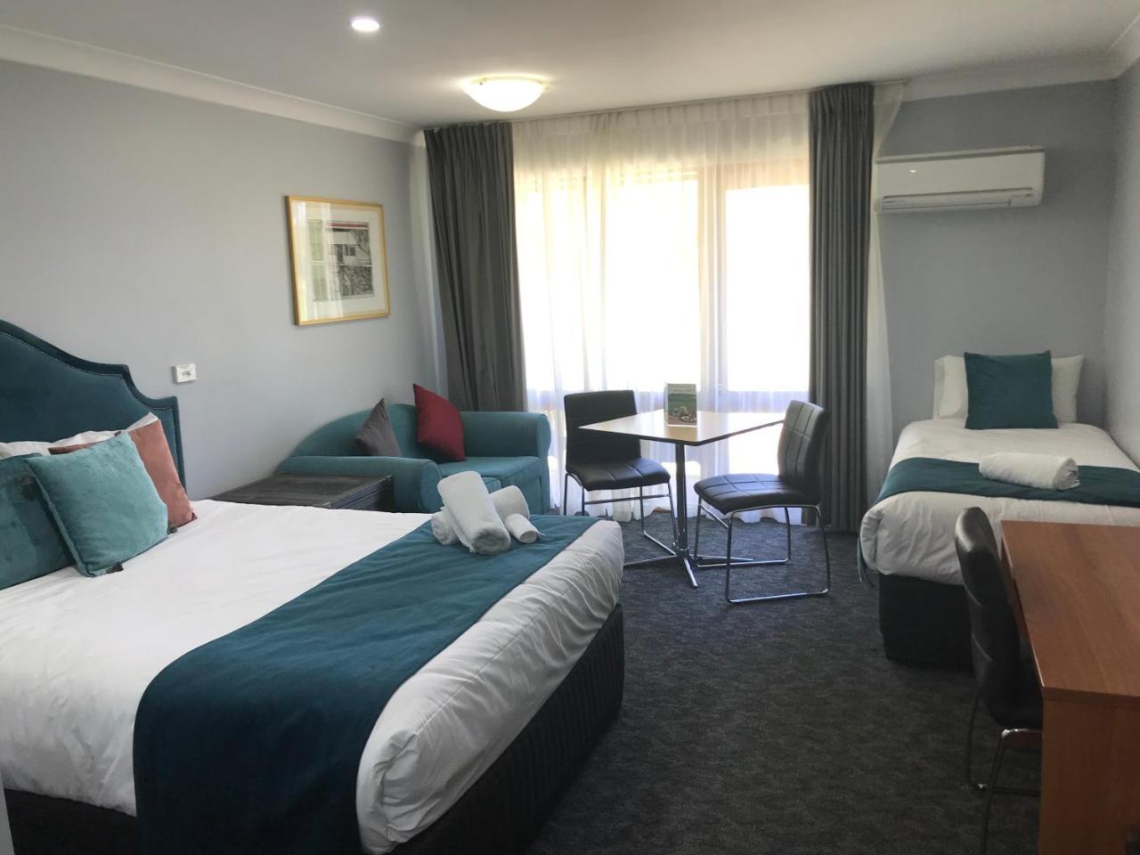 Town & Country Motor Inn Форбс Экстерьер фото